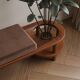 Bancs modernes en bois faits à la main