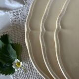 Ivory flat plates from Faïencerie de Longchamp
