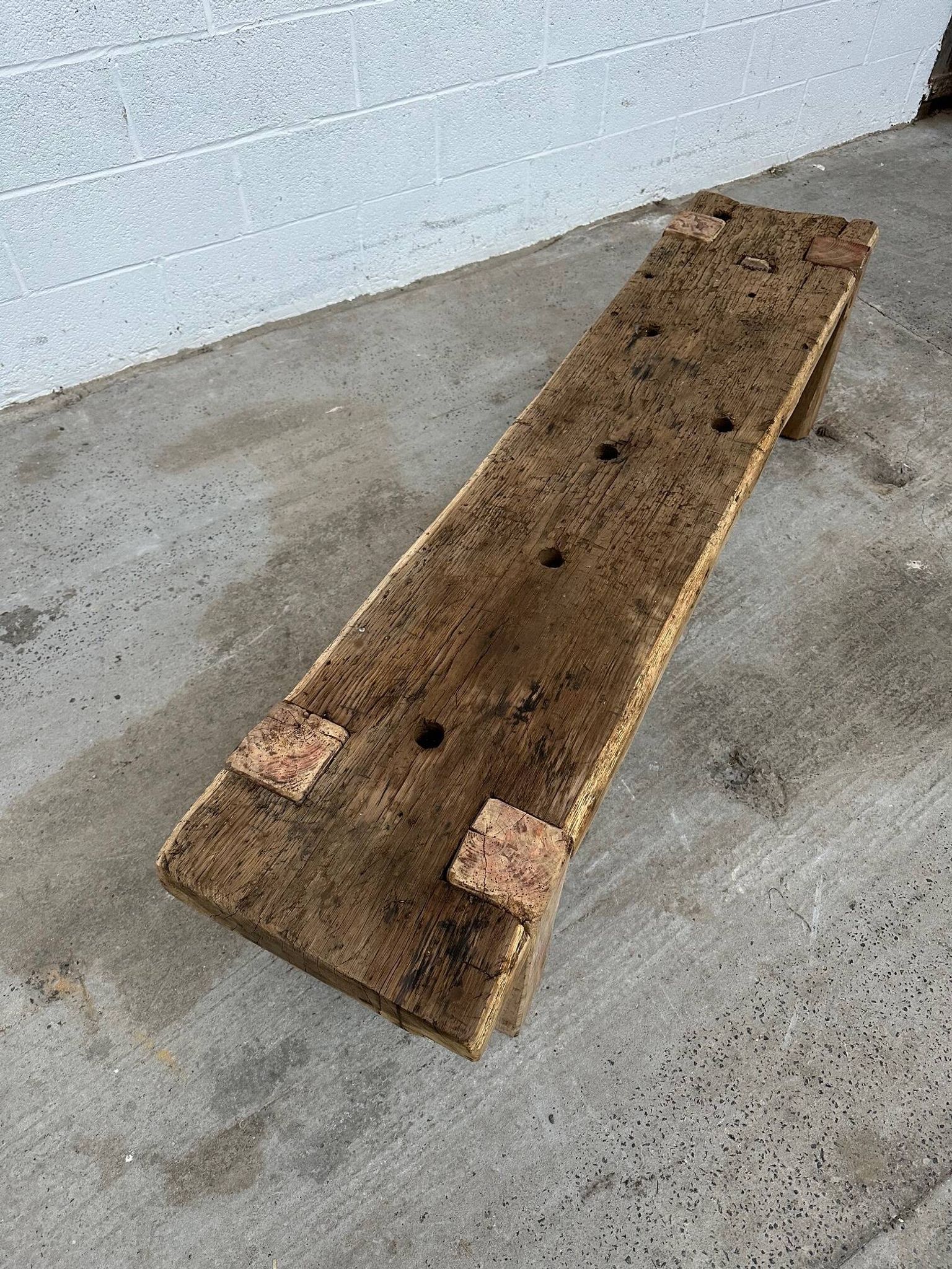 Table basse brutaliste