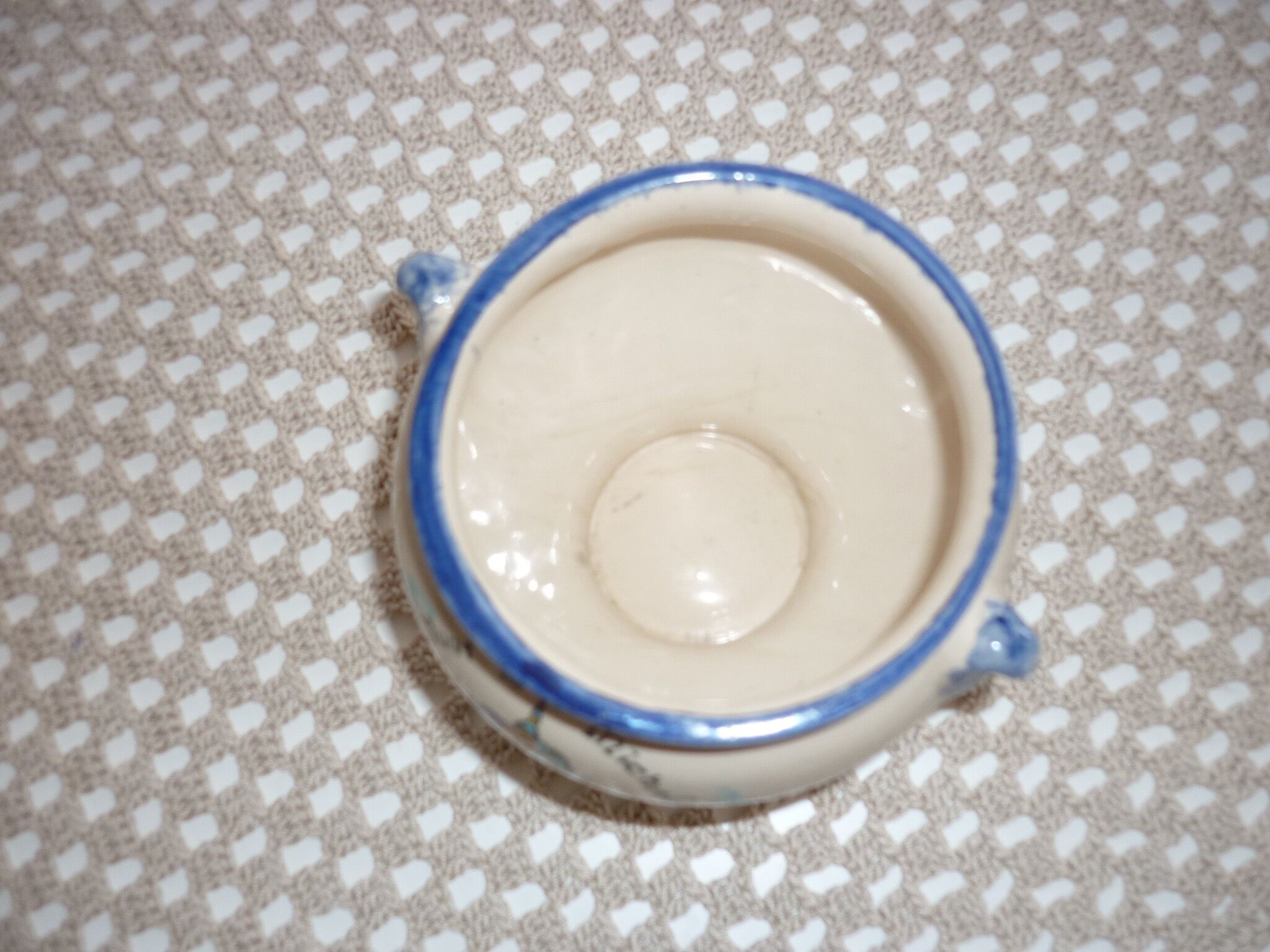 Eard gratinated soup bowl