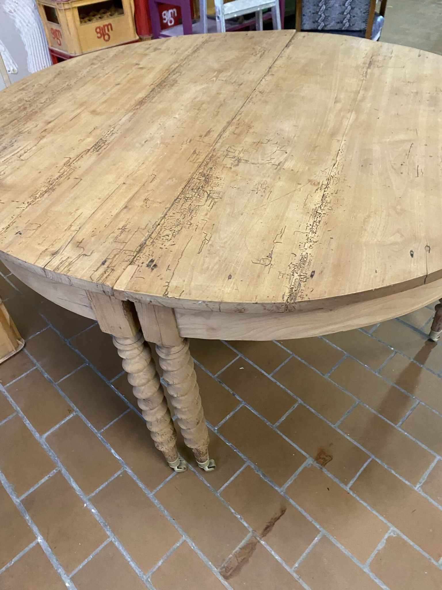 Table ronde en chêne
