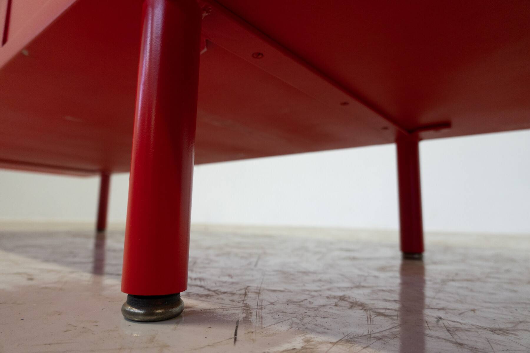 Buffet moderne laqué rouge du milieu du siècle, Italie, années 1970