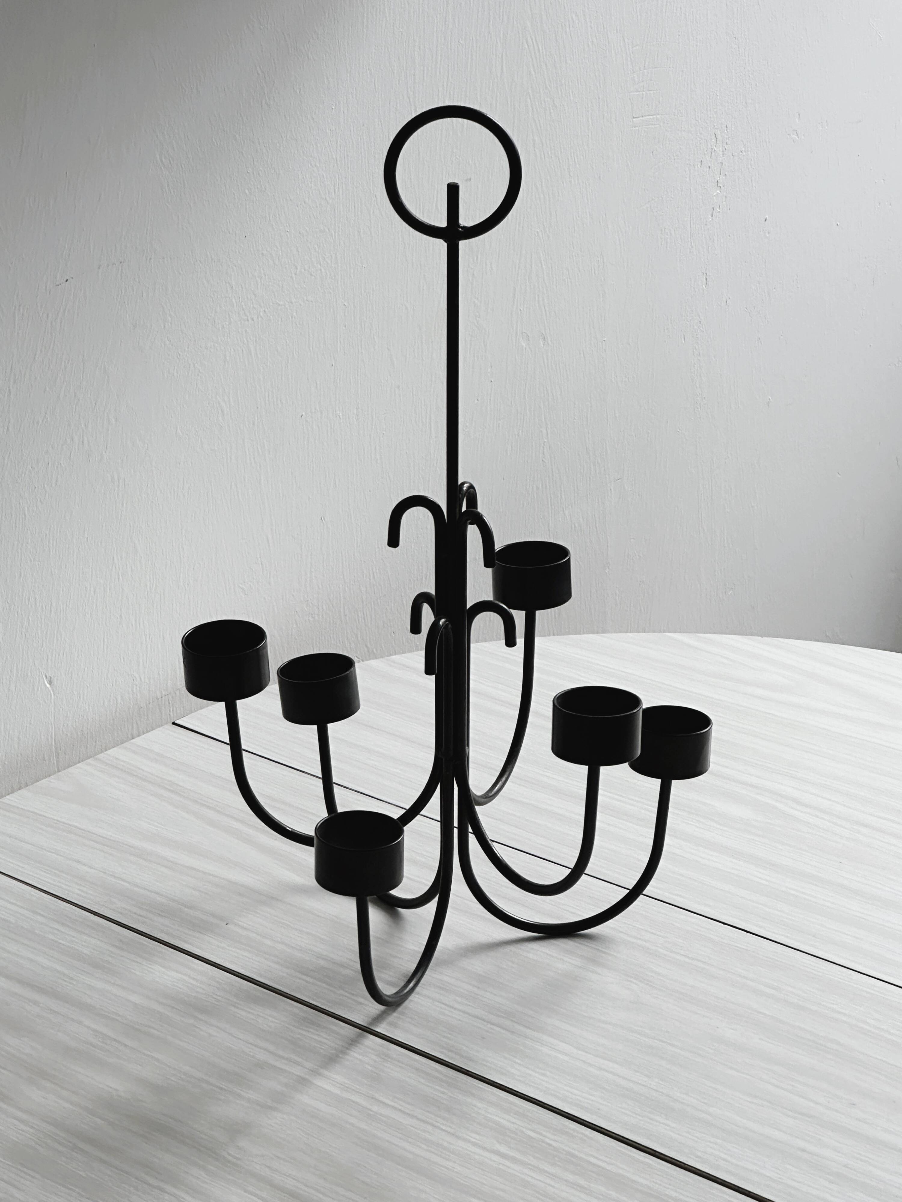 Black metal pendant chandelier.