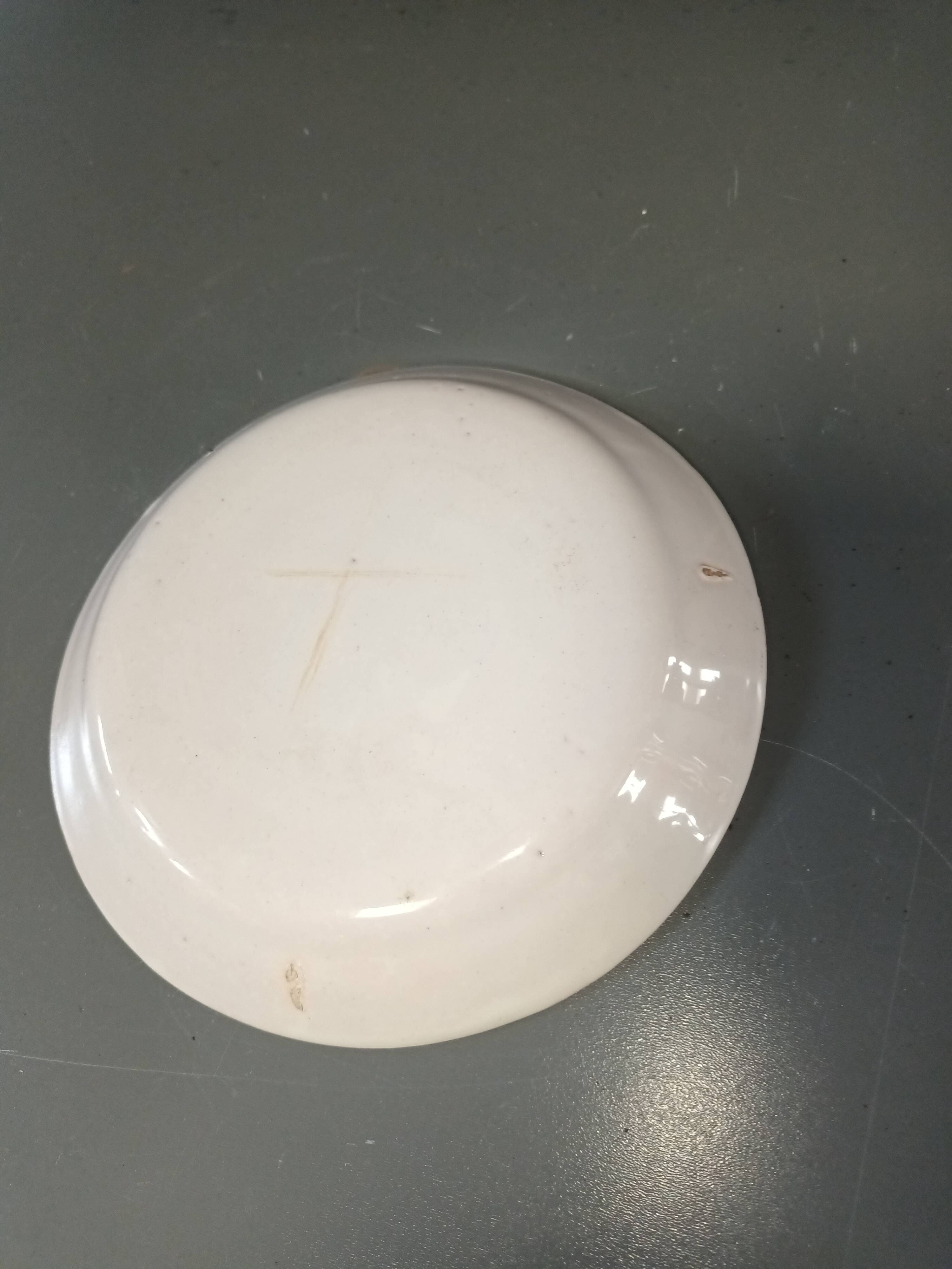 Hollow plate old earthenware