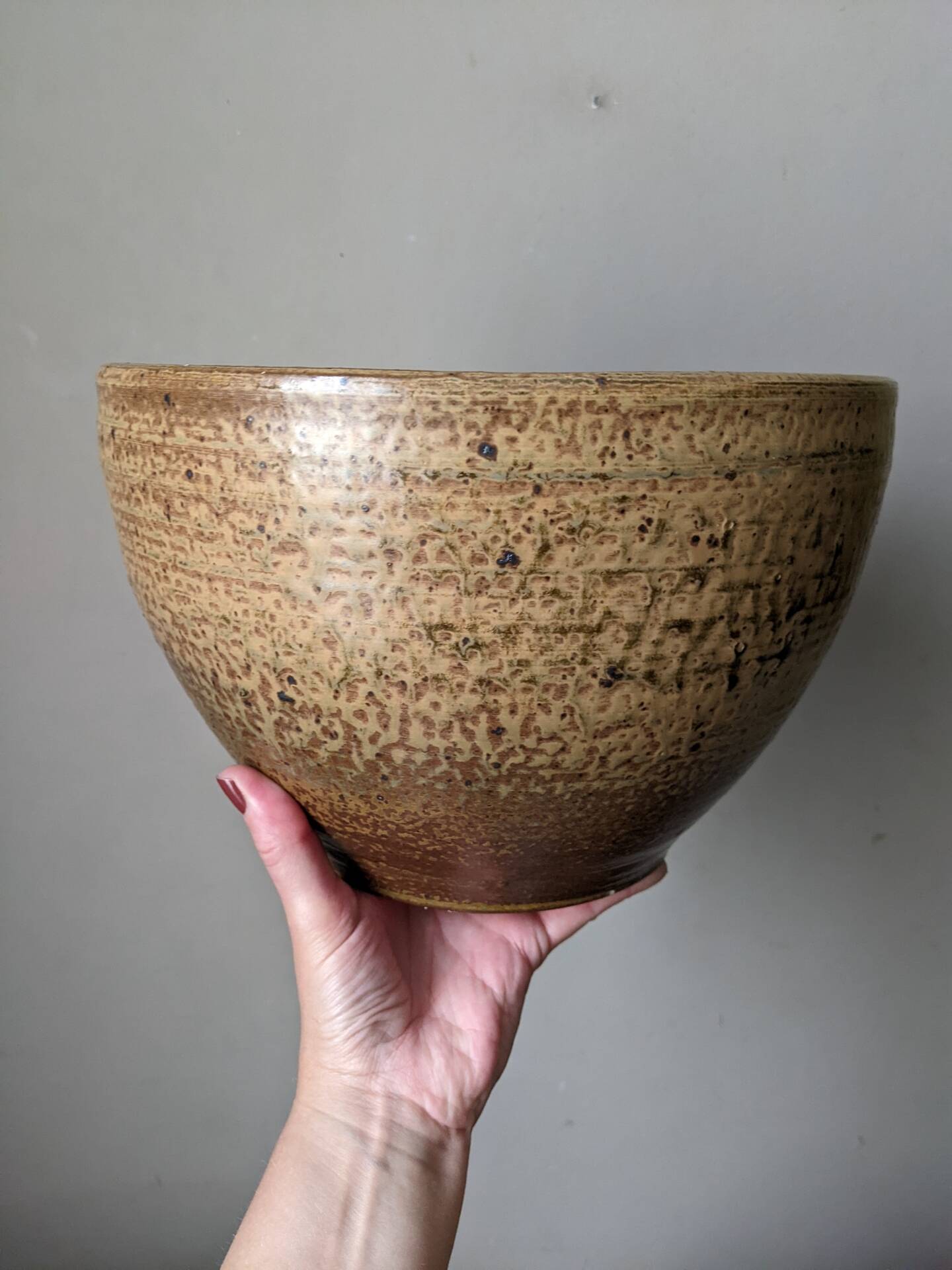 Second-hand artisan stoneware salad bowl