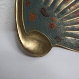Shell cup in enameled brass