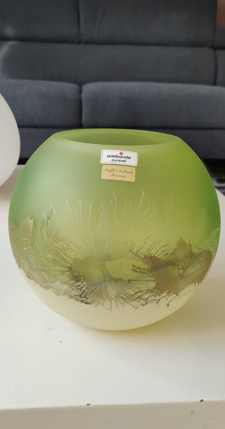 Handmade ball vase. Ambiente Zwiesel. Artistic look. 17x20cm