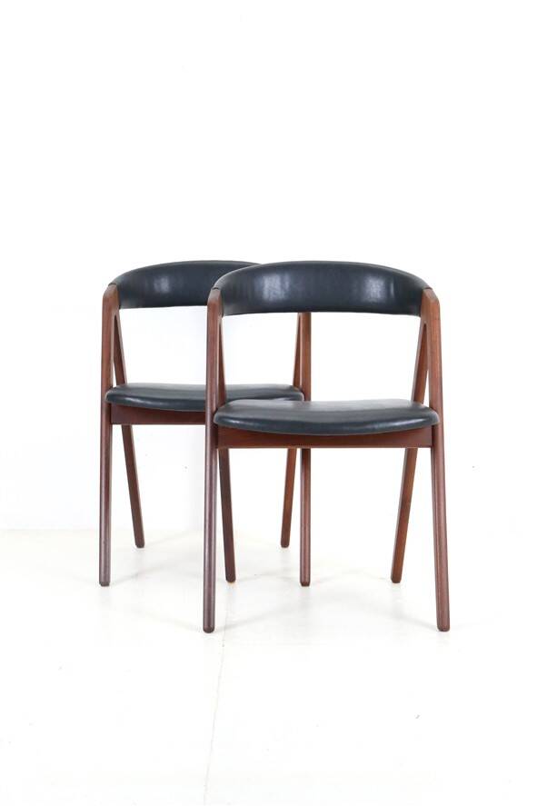Set of 2 “A-Chairs” / teak chairs / recycling leather / black / Mid Century Danish Modern Design / 1960s
