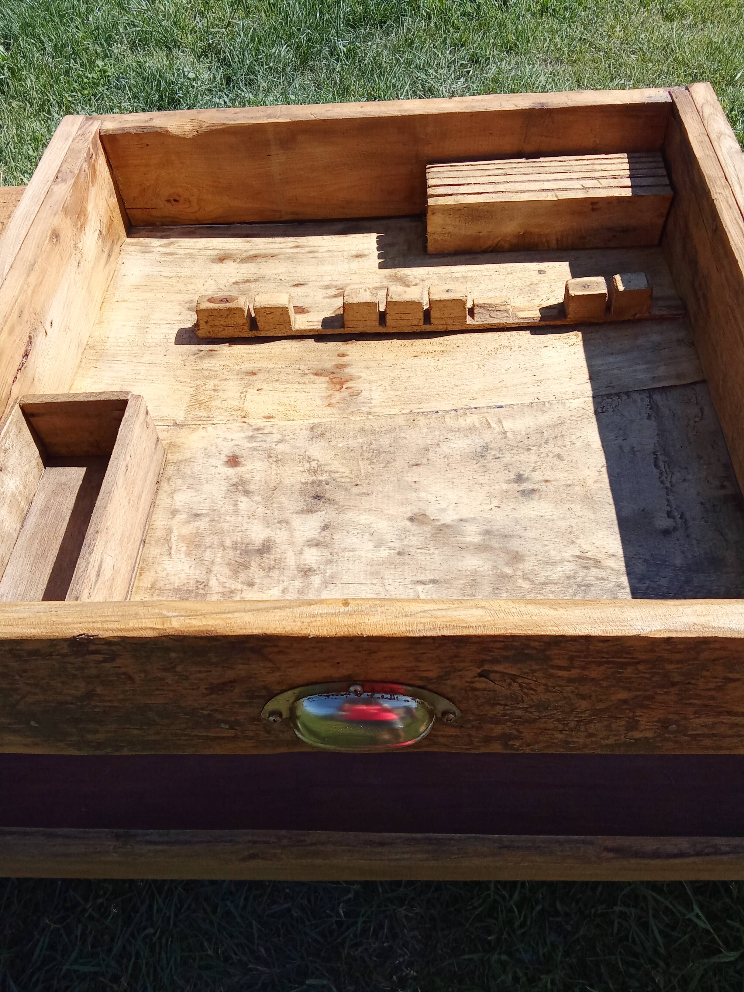 Old solid wood carpenter's bench with 2 functional vices.