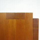 Armoire en pin massif de la Maison Regain, années 70