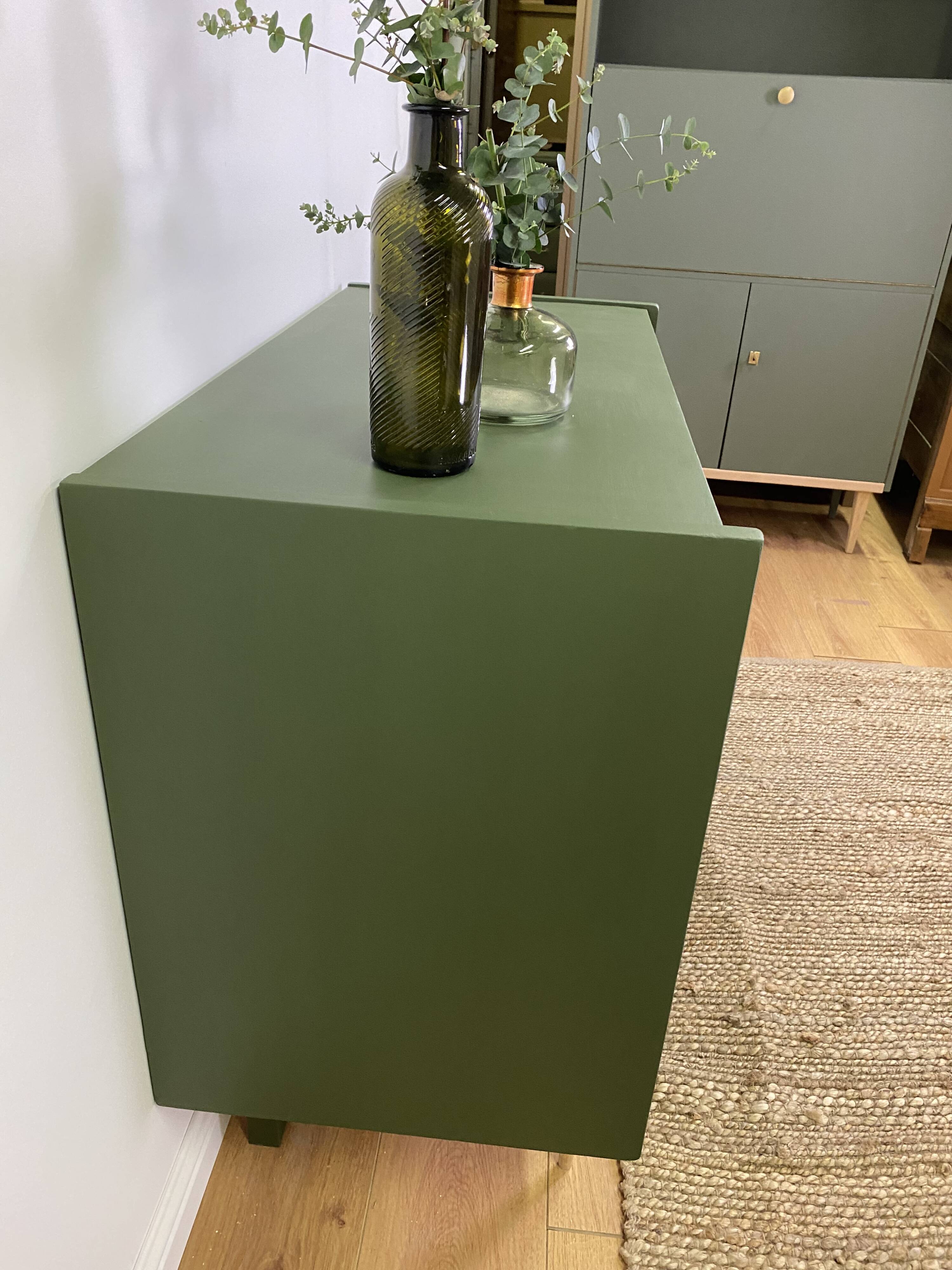 Vintage chest of drawers