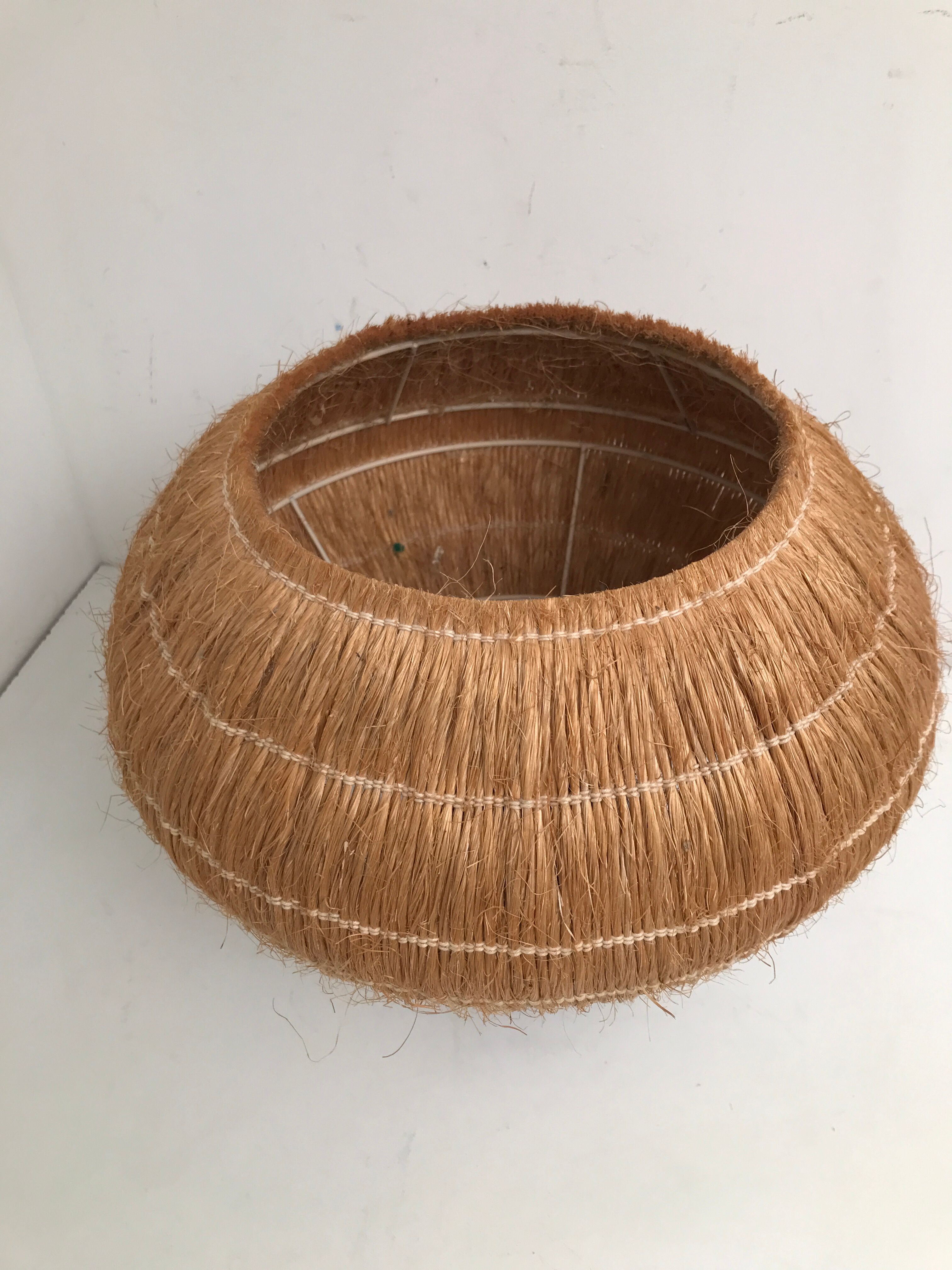 Ceramic table lamp and vintage straw