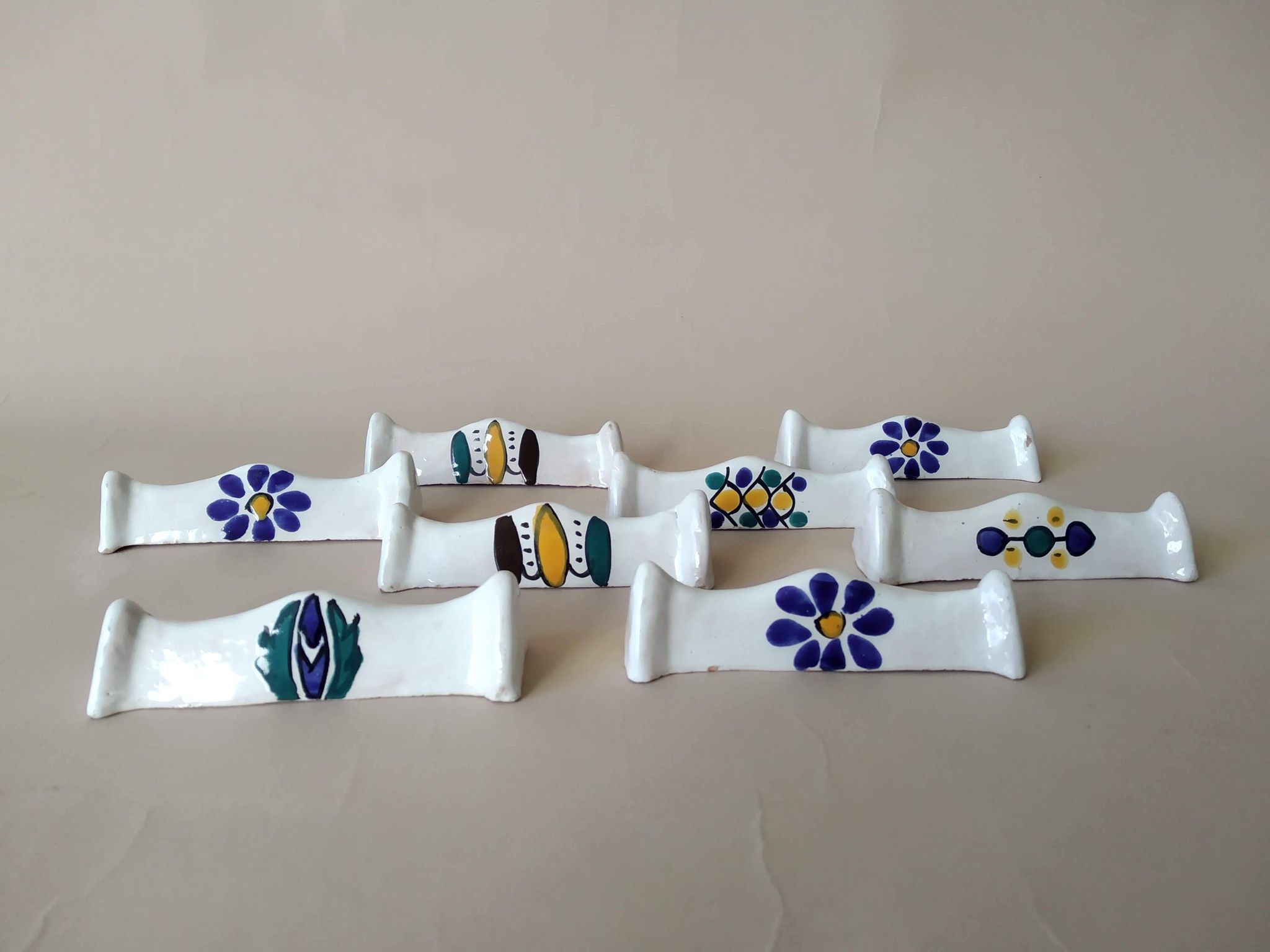 8 porte-couteaux en terre cuite céramique artisanale vintage