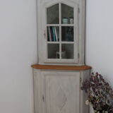 Skated corner furniture