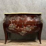 Curved lacquer chest of drawers with Chinese decoration