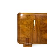 Buffet en noyer Art déco italien, de grande qualité.