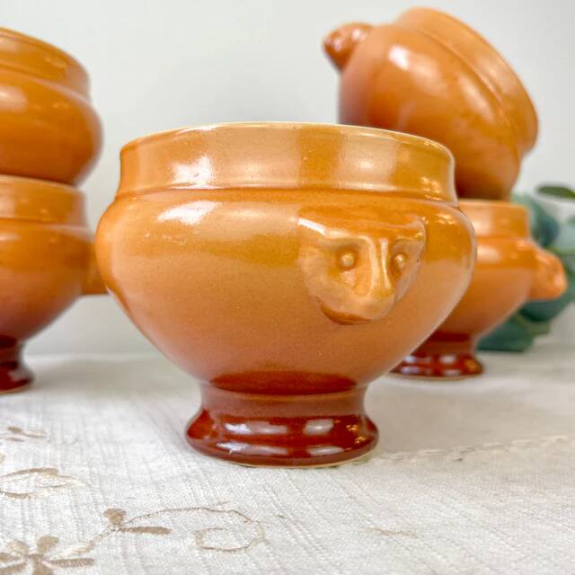 5 vintage Emile Henry lion's head onion soup bowls in ceramic - honey/brown gradient, made in France - traditional elegance