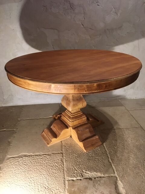 Round table with solid wood central leg entirely restored