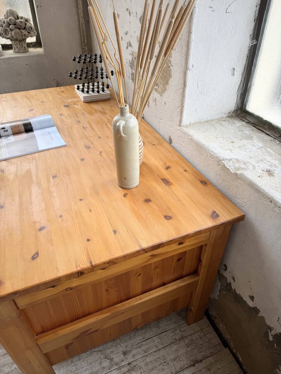 Bureau pin suédois style aperldoon 1970