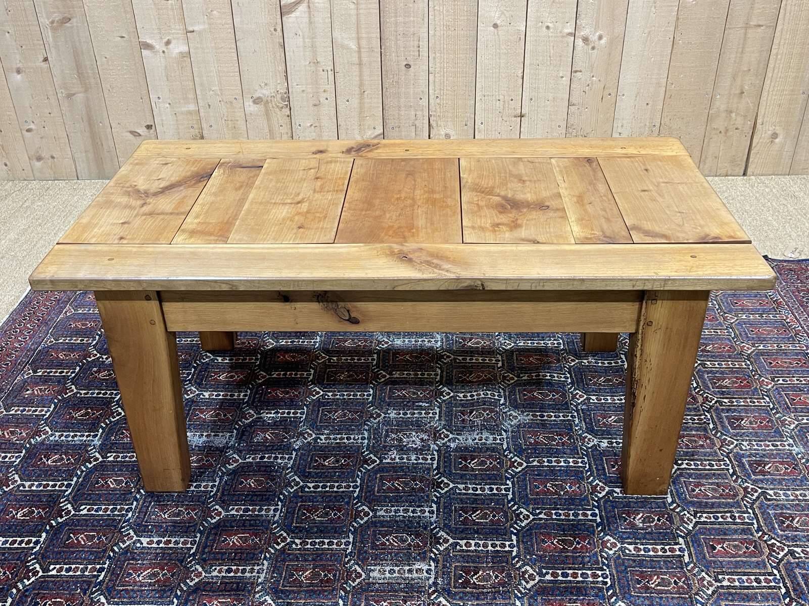 Cherry wood coffee table with sliding top, work from the 70s