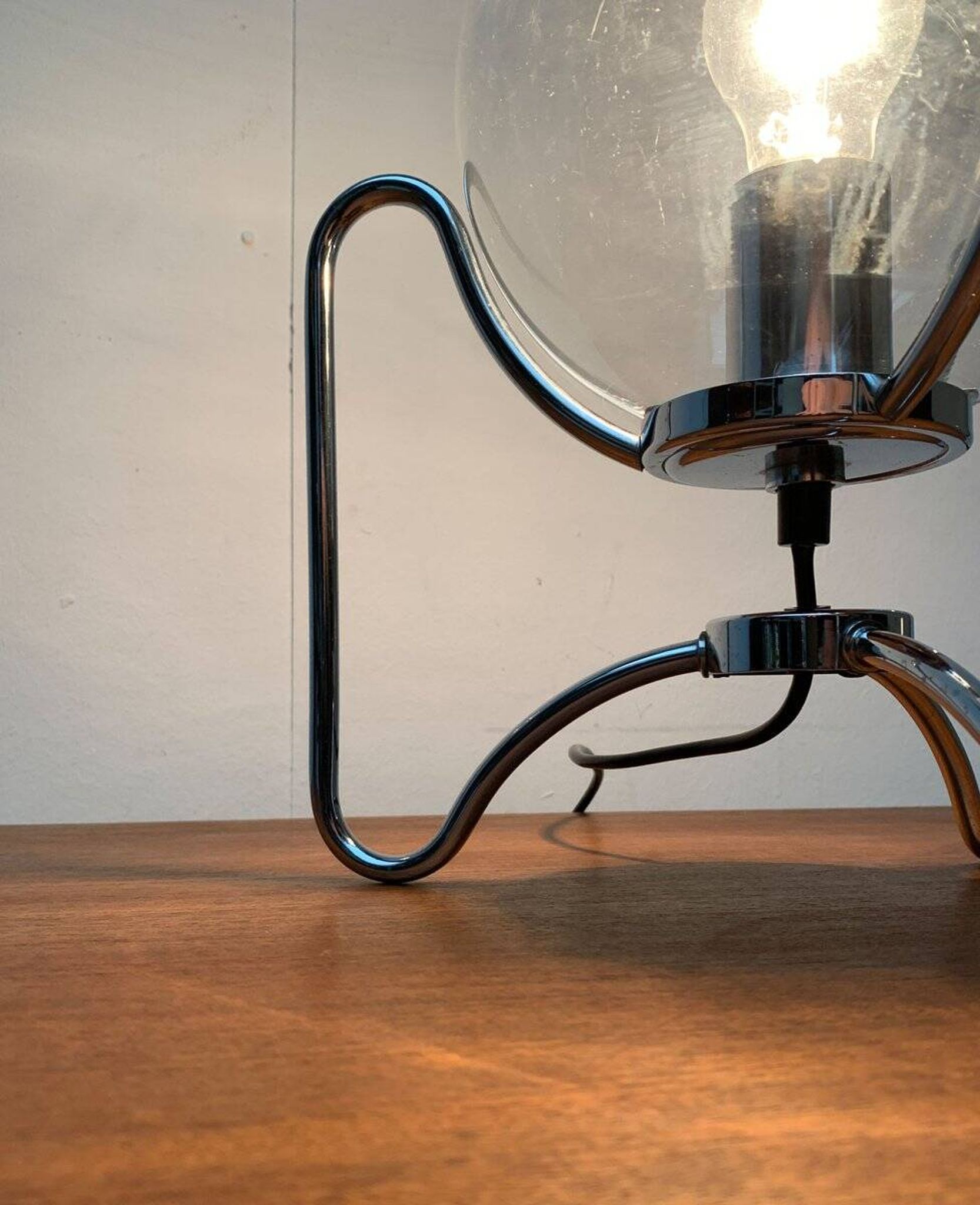 Mid-century space age tripod globe table lamp, 1960s