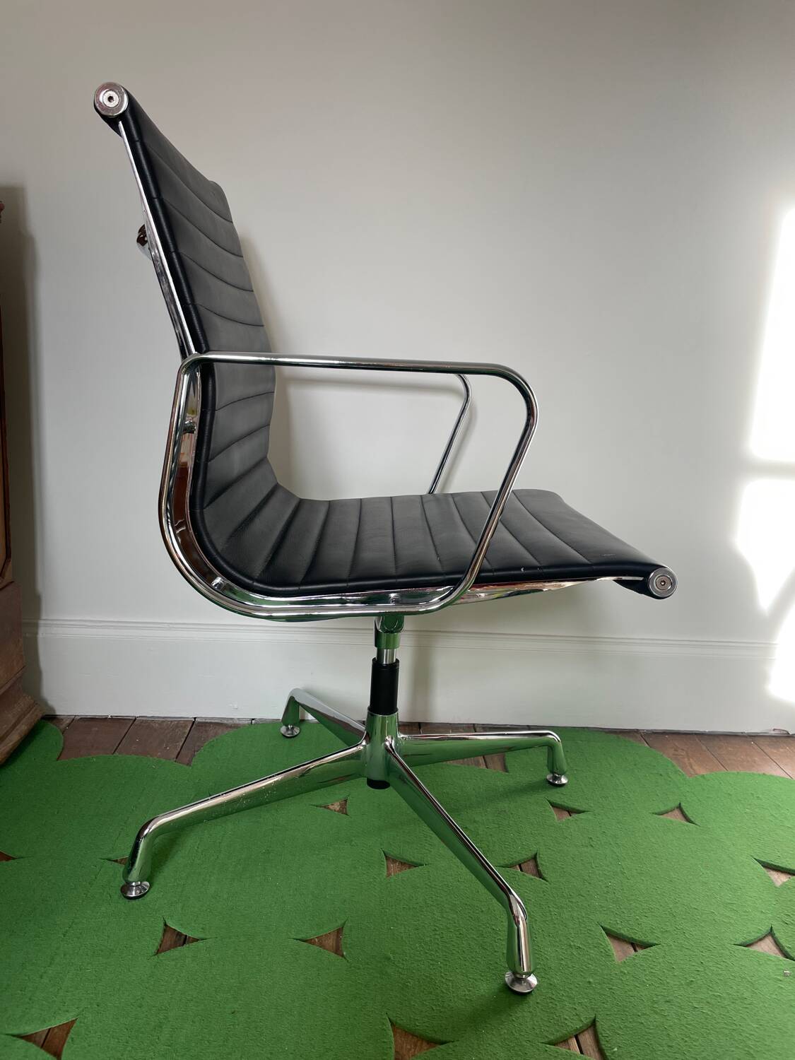 Eames style office chair
