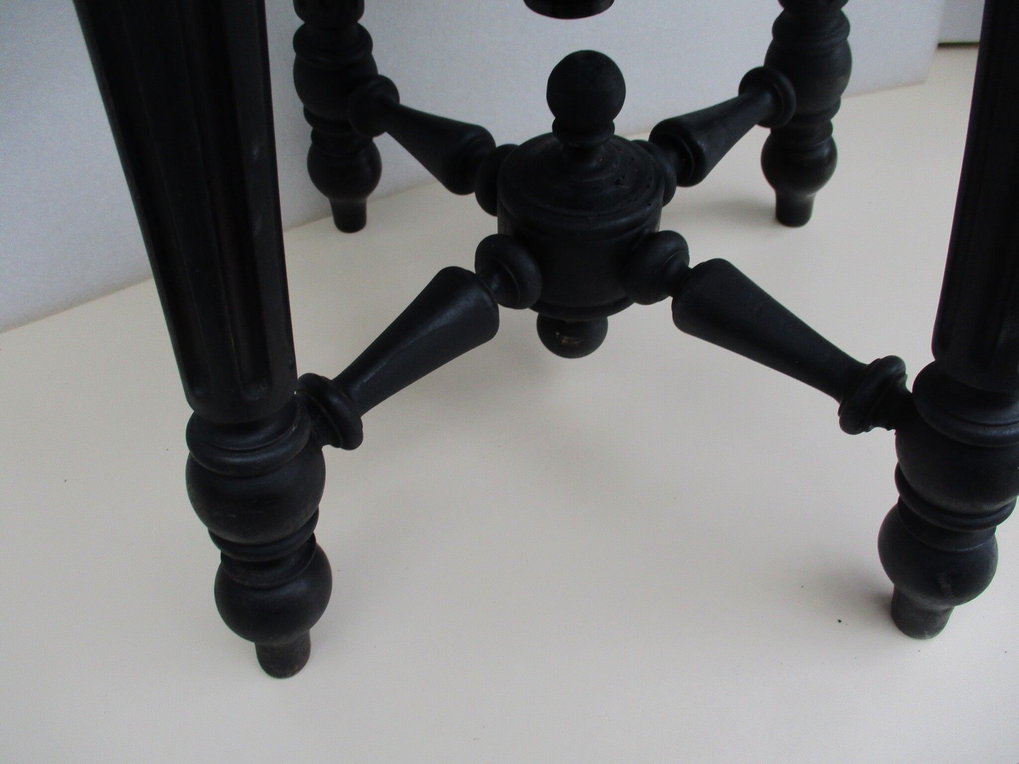 Napoleon III piano stool