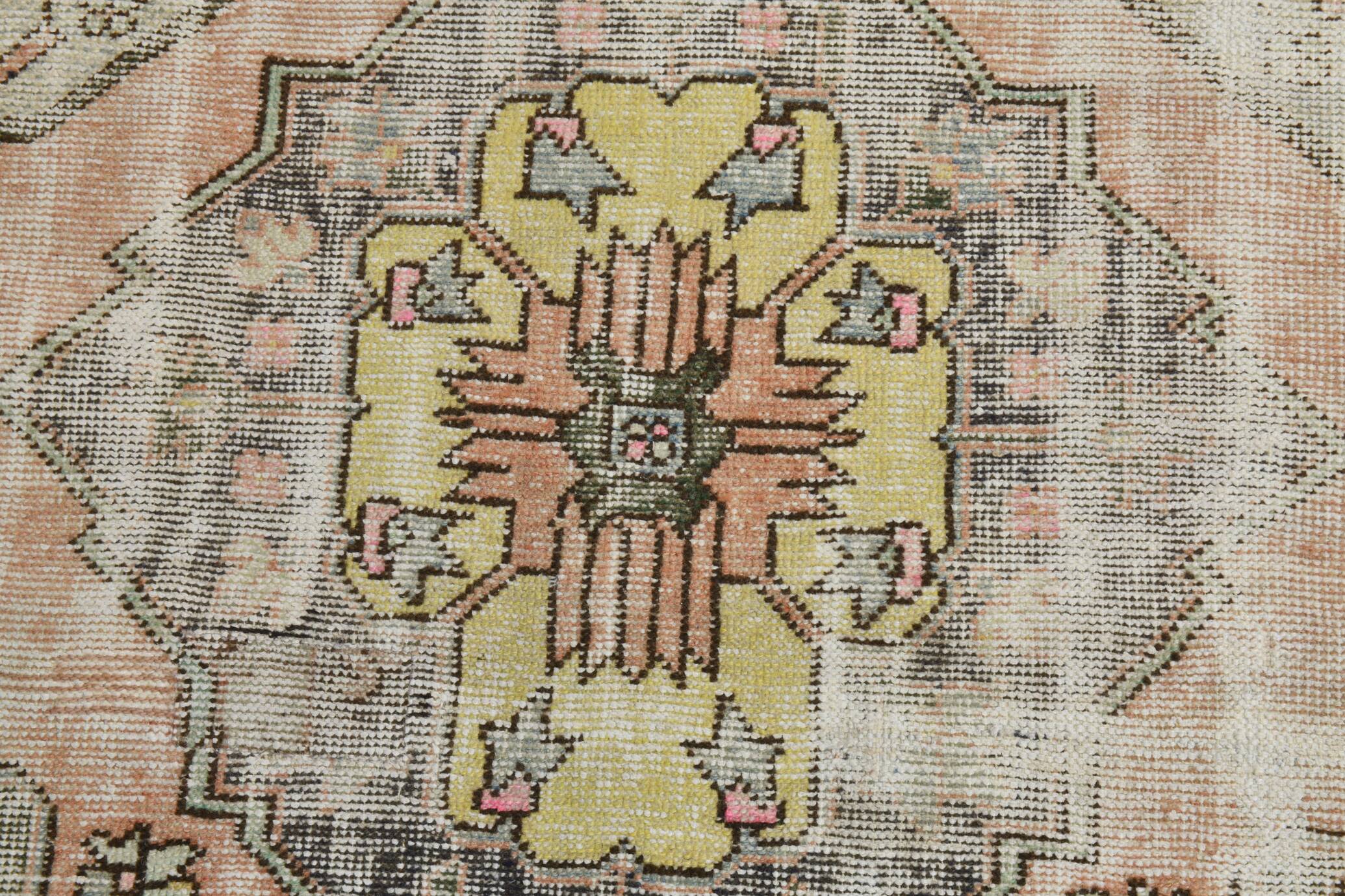Tapis persan saumon et crème, 82 x 307 cm