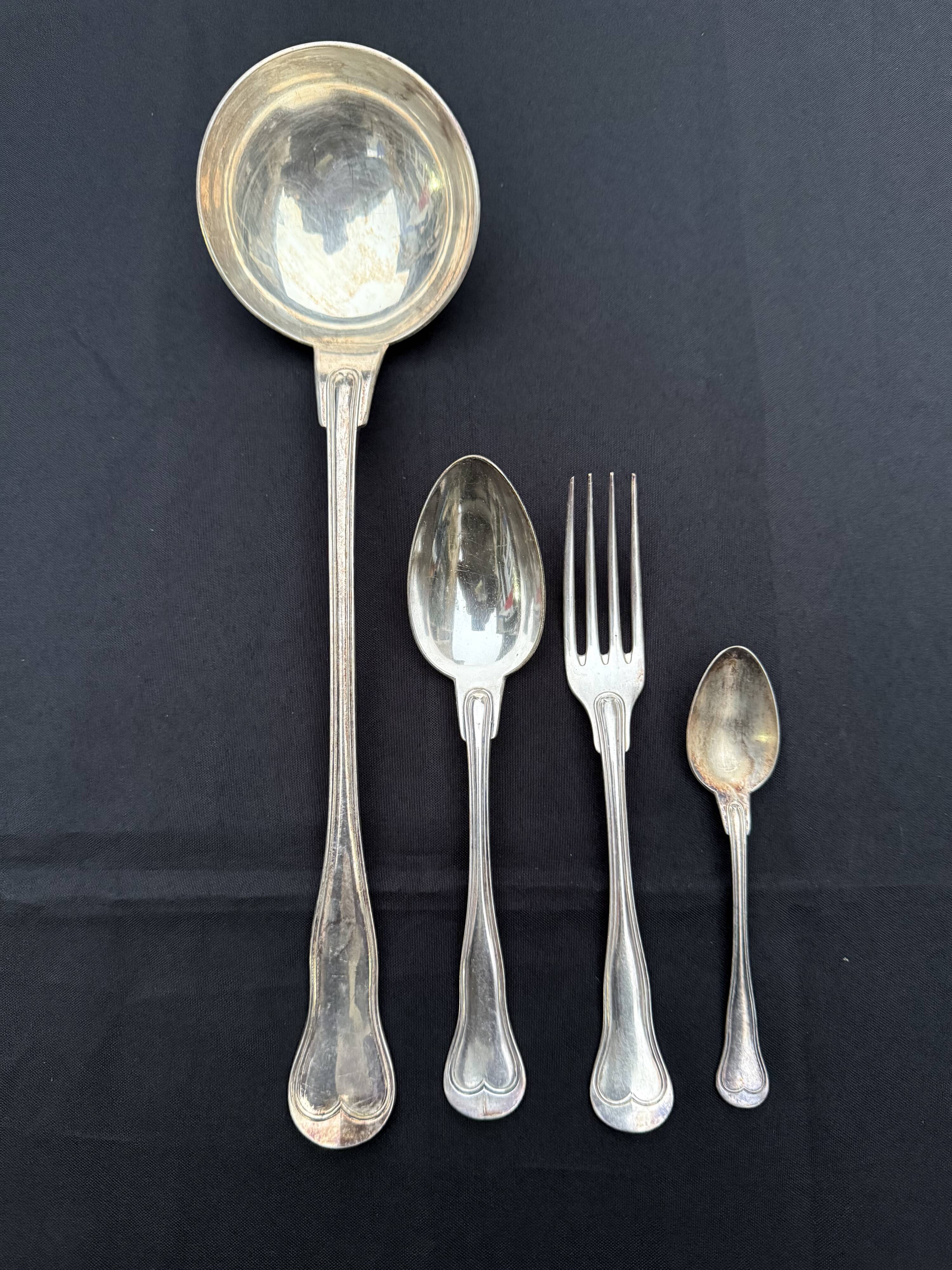 Christofle 37-piece cutlery set, Filet violon model