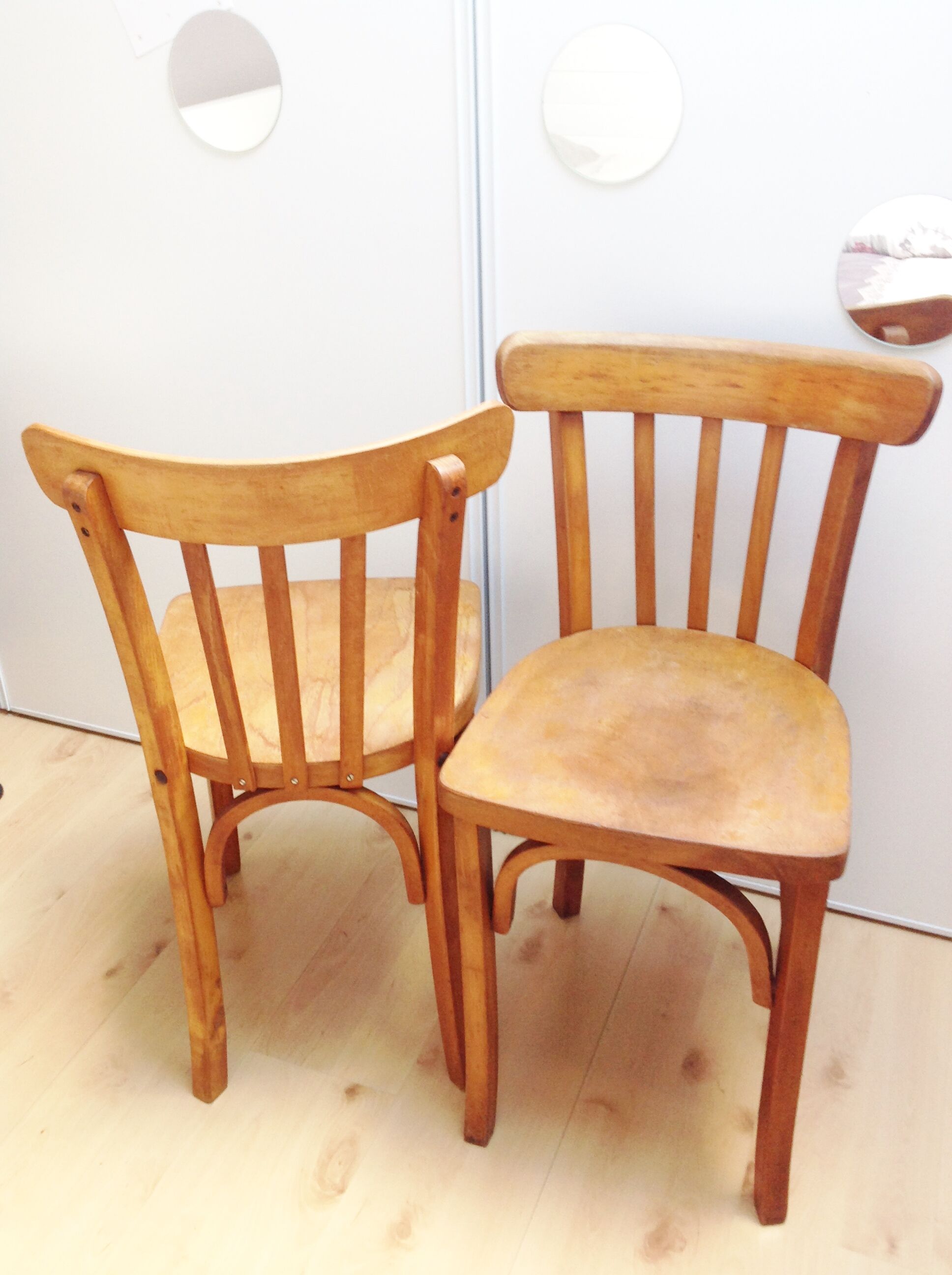 Pair of foot bistro chairs with bows / vintage 40-50s