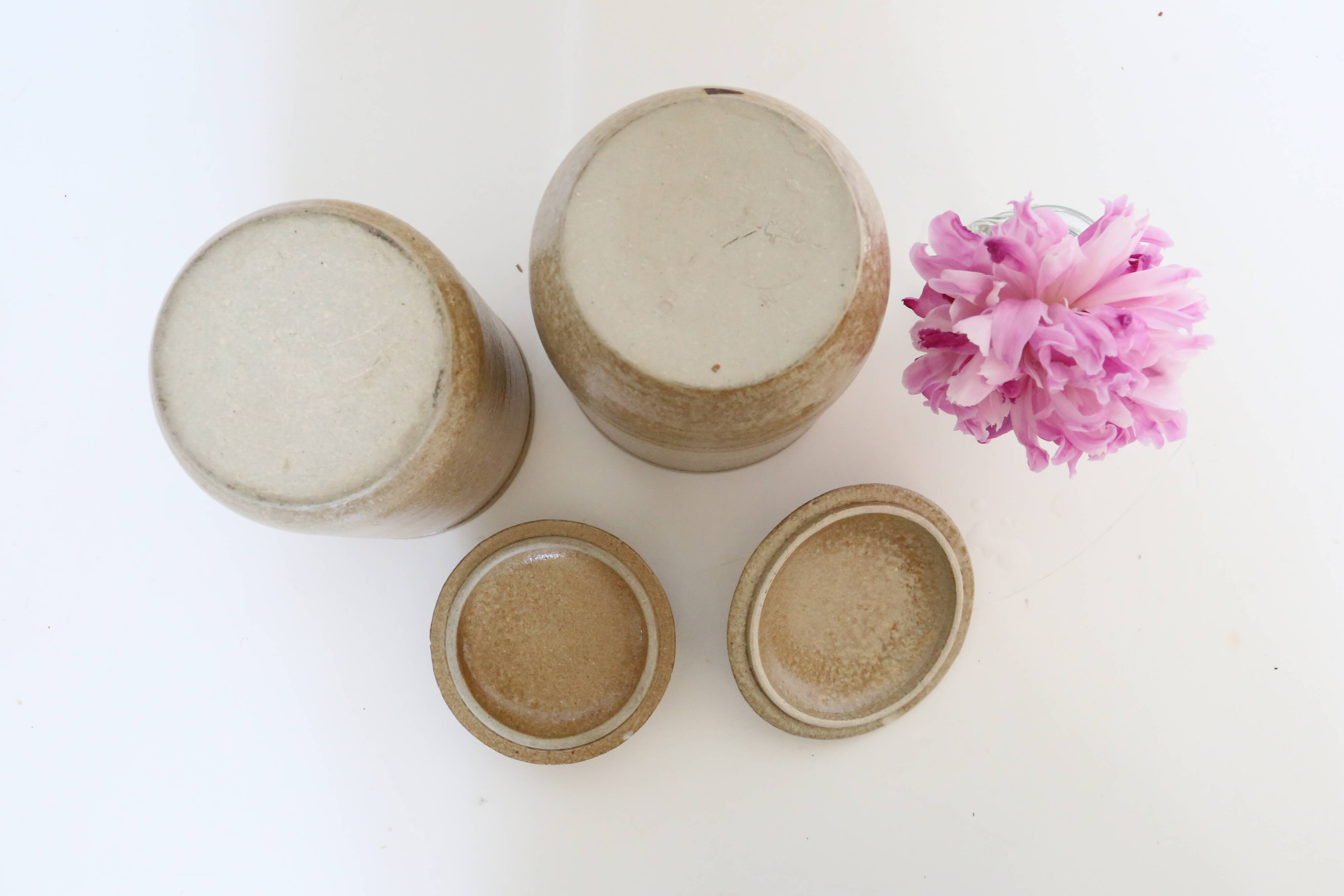 Set of 2 pretty stoneware pots, vintage