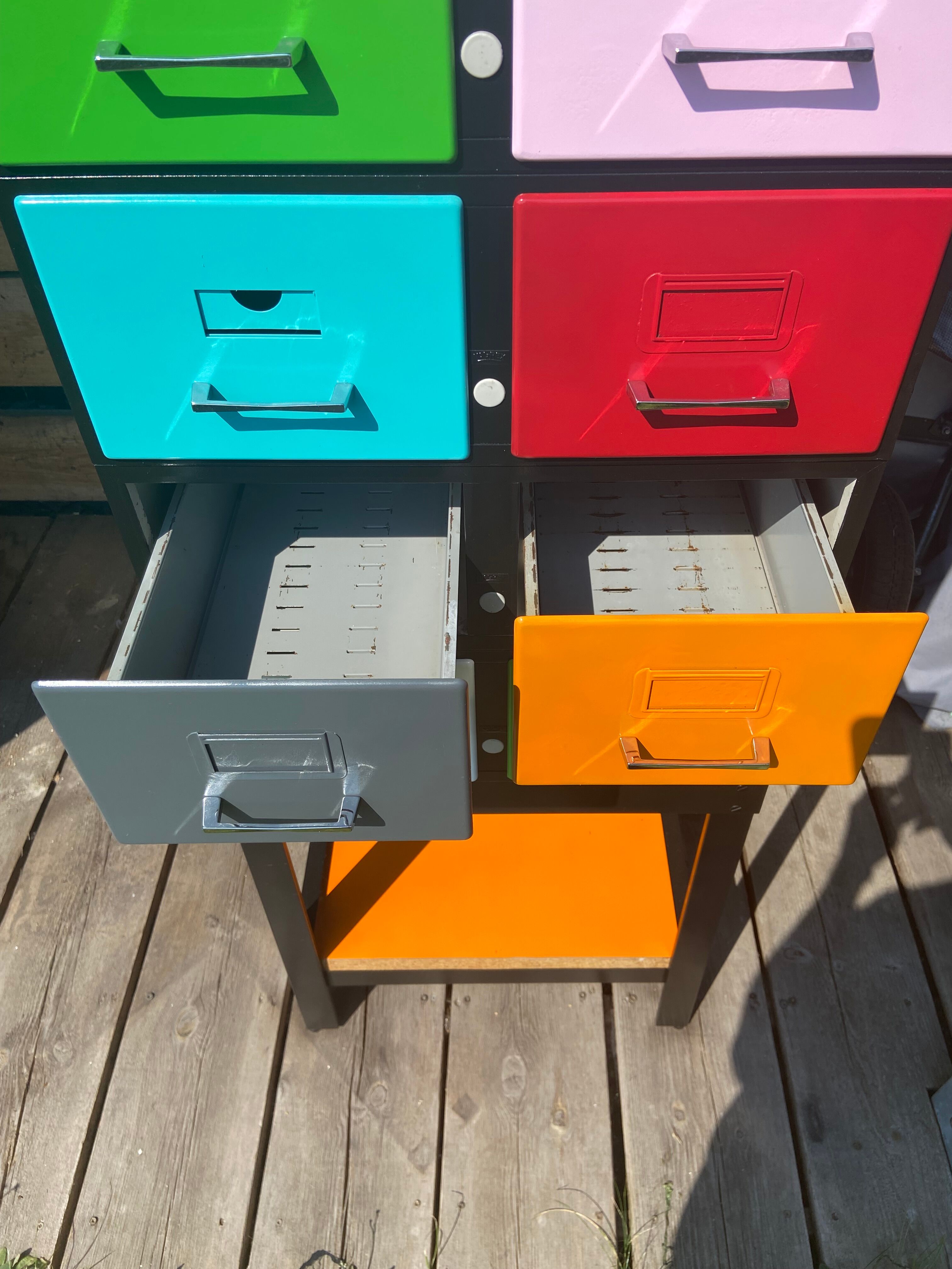 Metal cabinet with drawers