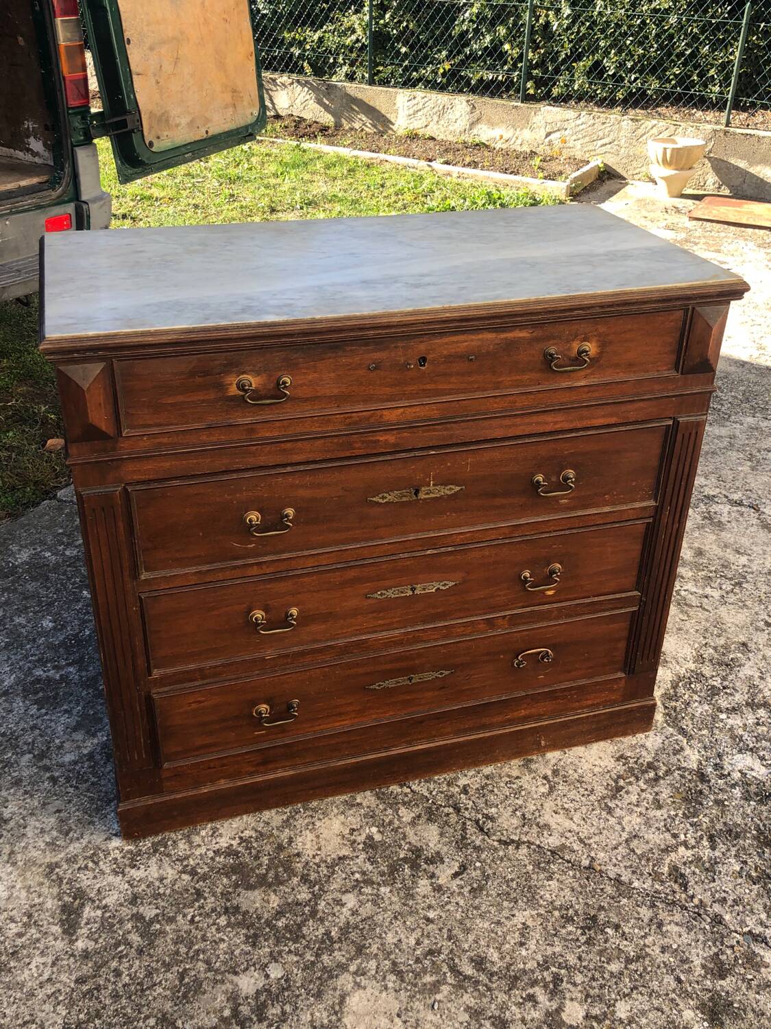 Commode ancienne avec plateau marbre blanc