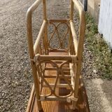 Porte revues en rotin