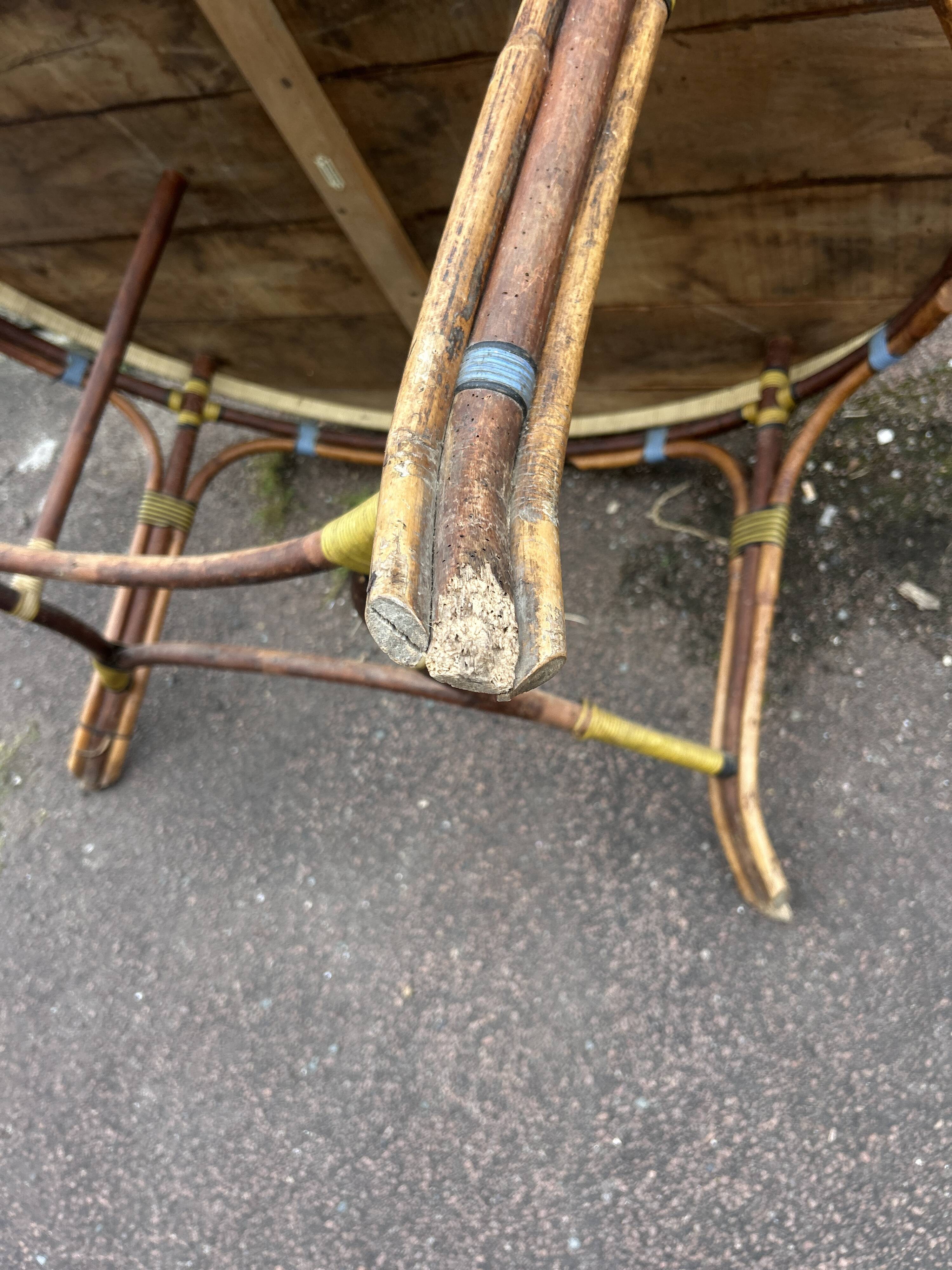 Table ovale en bois et rotin , début XX Siècle