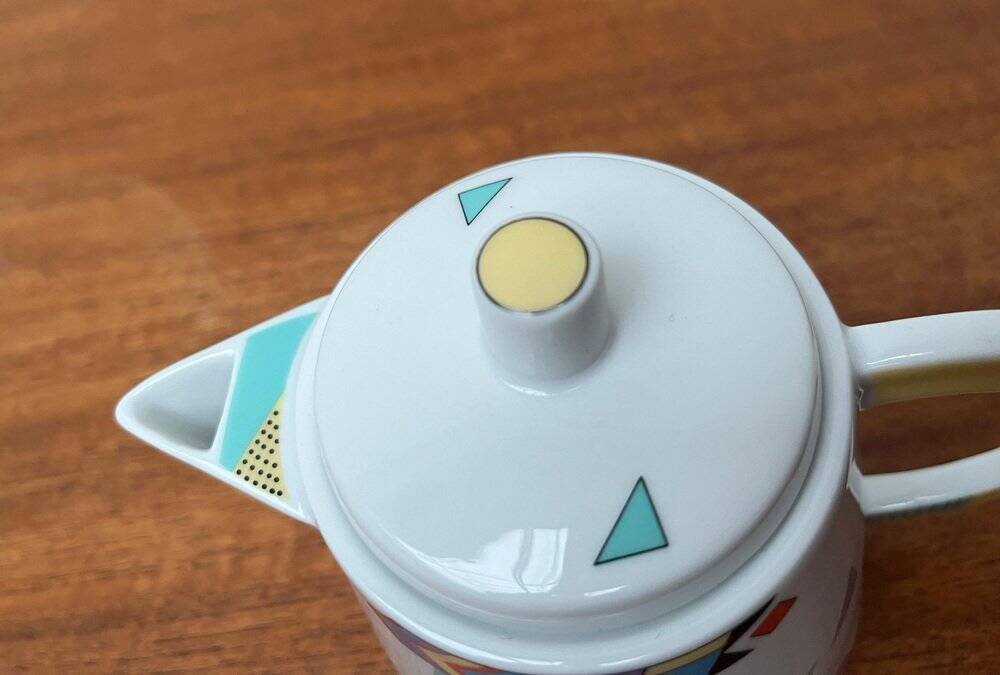 Teapot or coffee pot with cup from the German postmodern VIP collection by Seltmann Weiden, set of 2.