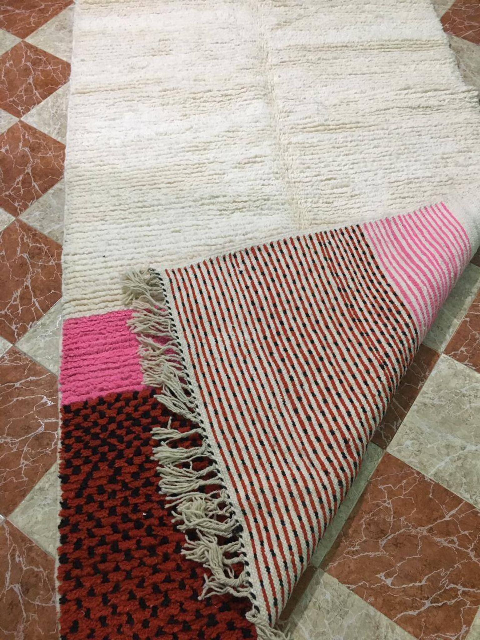 Magnifique Tapis artisanal unique 250cmx150cm