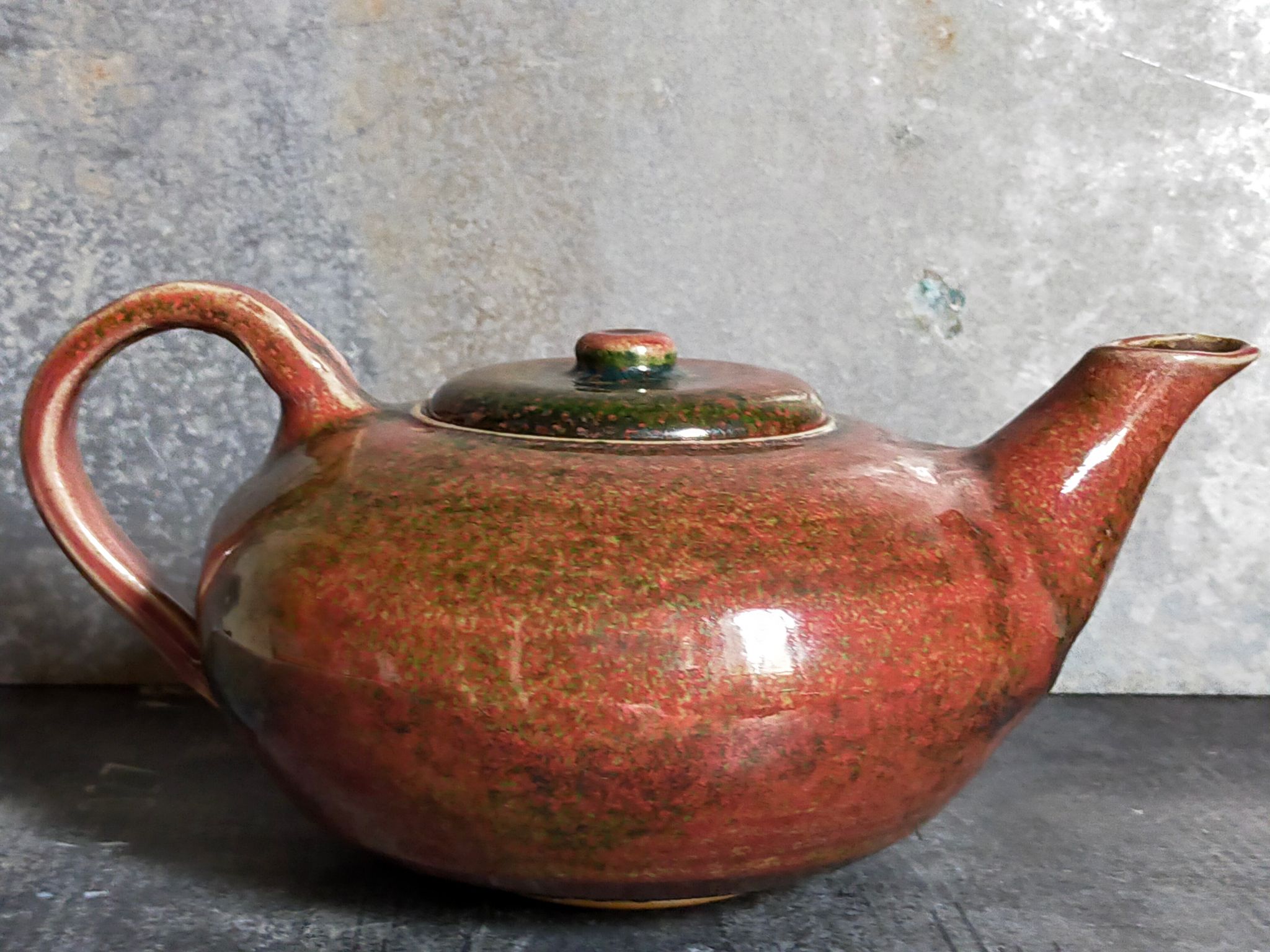 Théière de potier en grès émaillé vintage