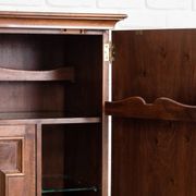 Bar cabinet by Muebles Casas