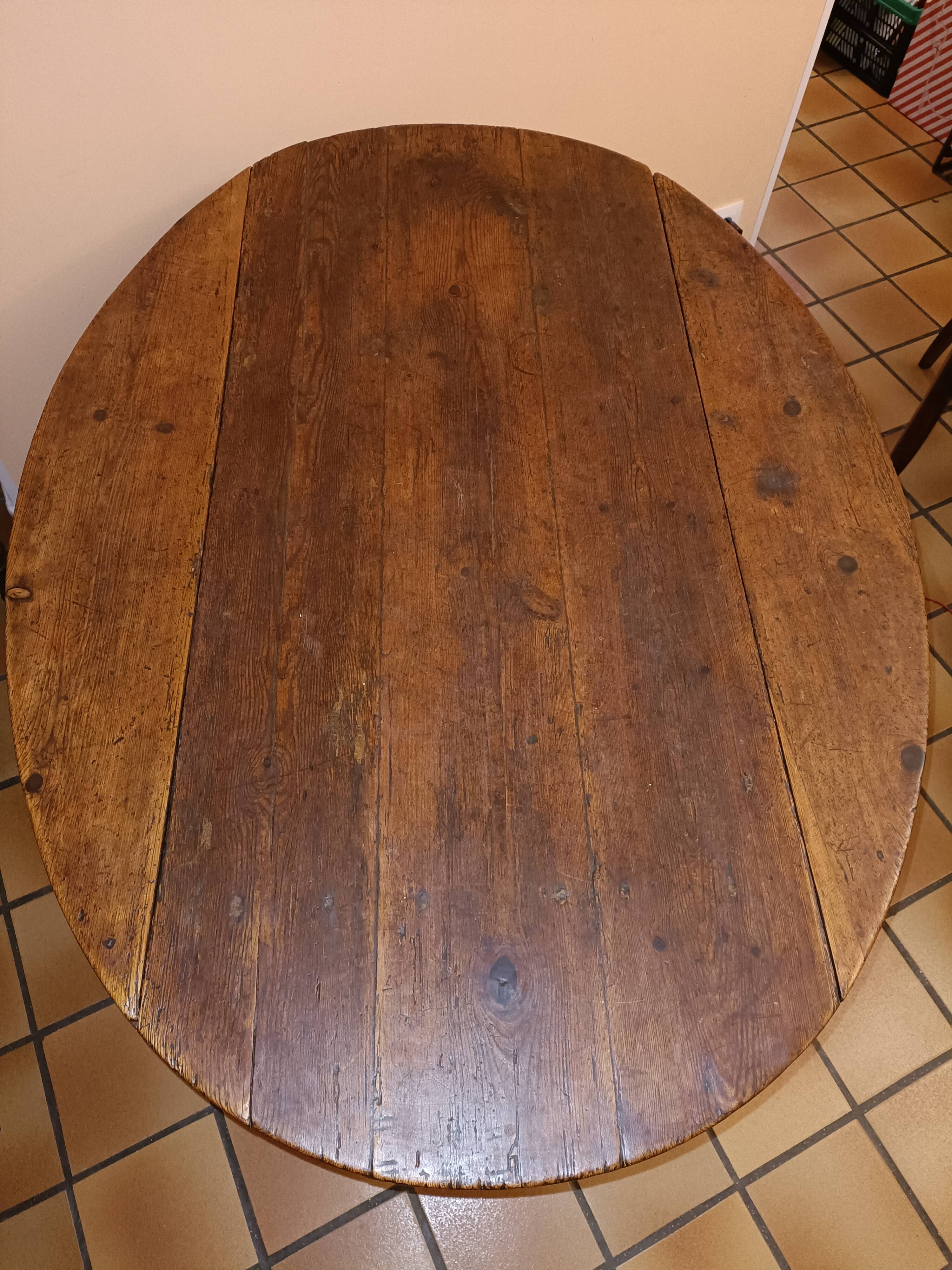 Table a abattants ovale ,milieu 19eme en chêne