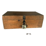 Coffre bois avec cadenas ancien