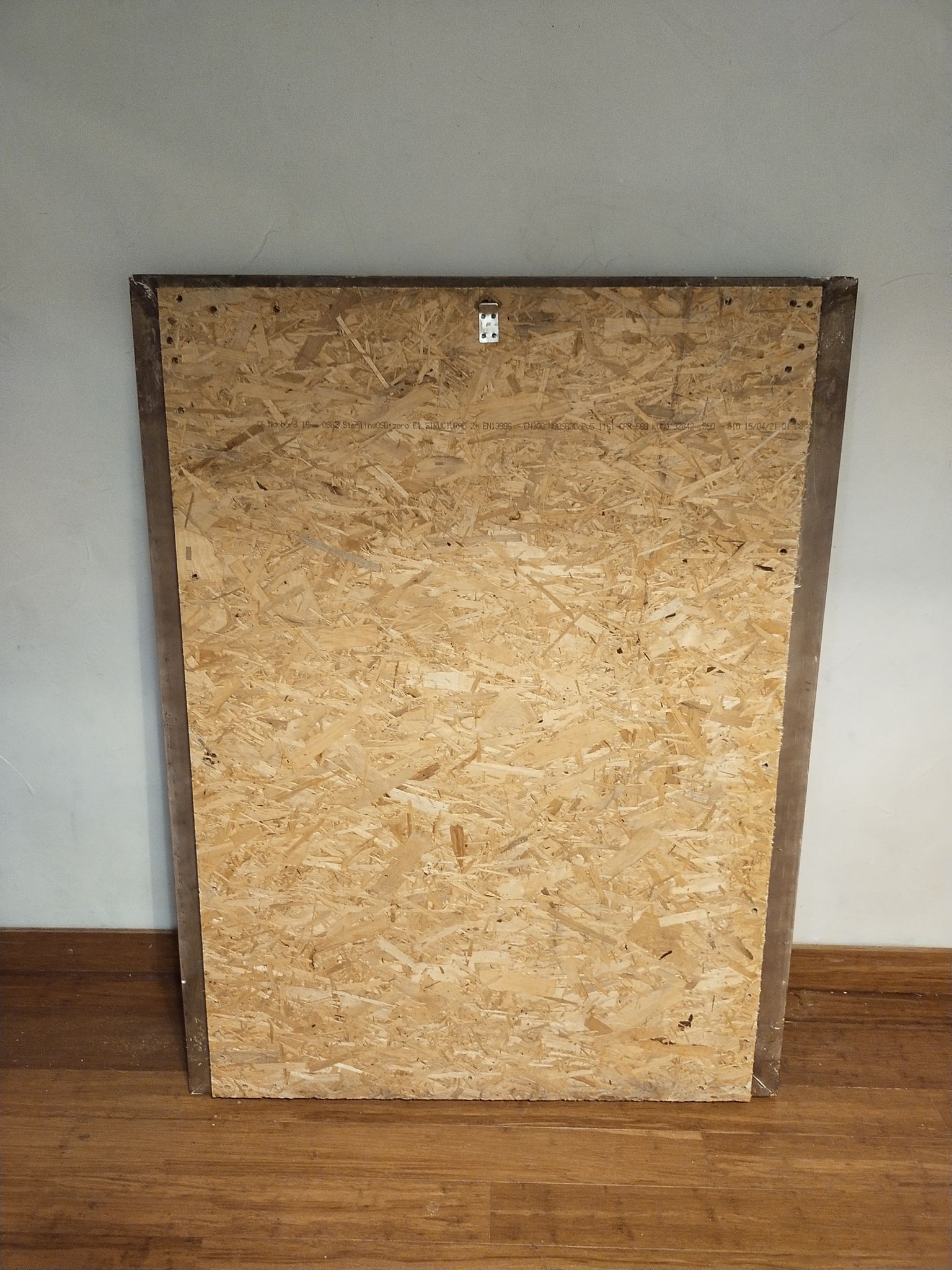 Miroir avec grand cadre mouluré 125x95cm en plâtre doré à la feuille d'or