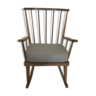 Fauteuil à bascule scandinave