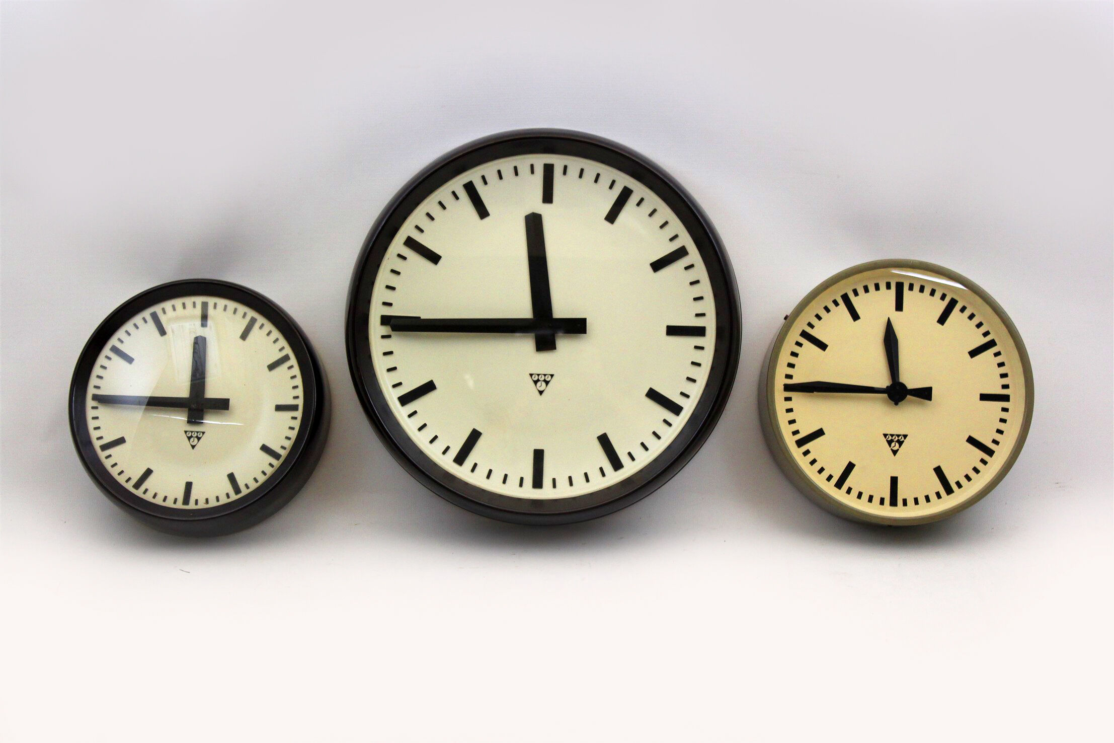 Industrial railway clock by Pragotron, 1960s