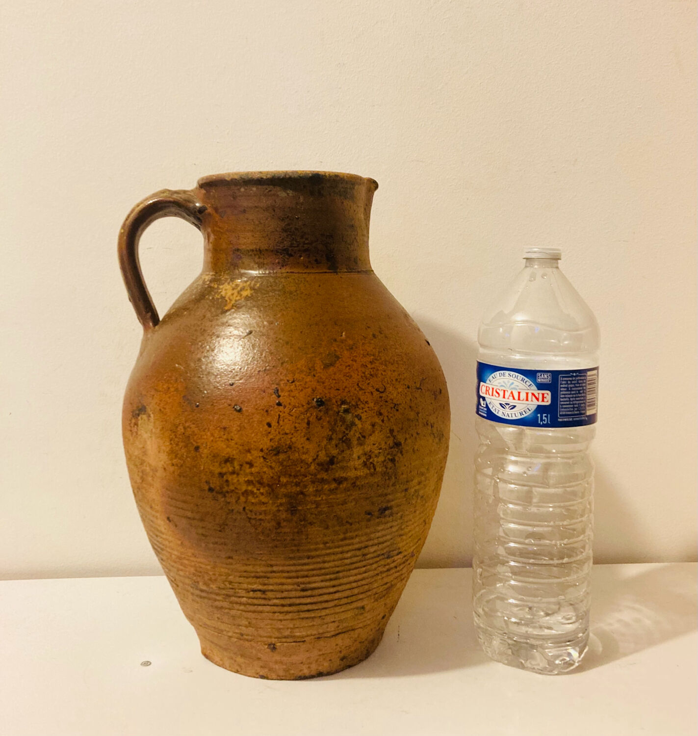 Impressive terracotta pitcher from the 19th century, entirely handmade.