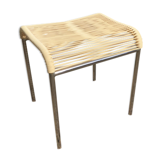 Scoubidou stool