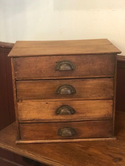 Wooden haberdashery furniture with 4 drawers