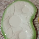 Salt and pepper display melon in slip