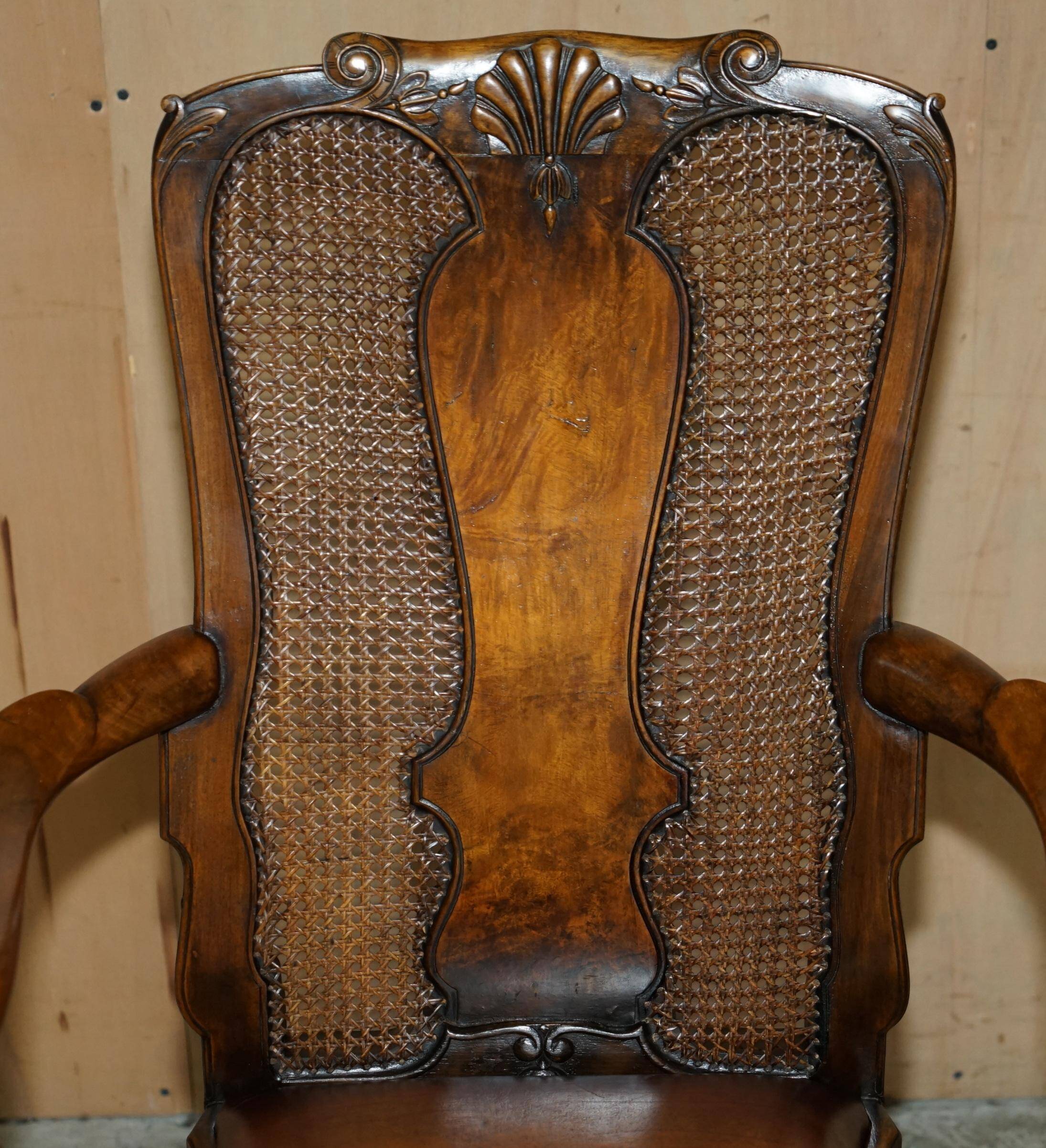 Fauteuil Bergère Antique Thomas Chippendale sculpté Claw & Ball cuir