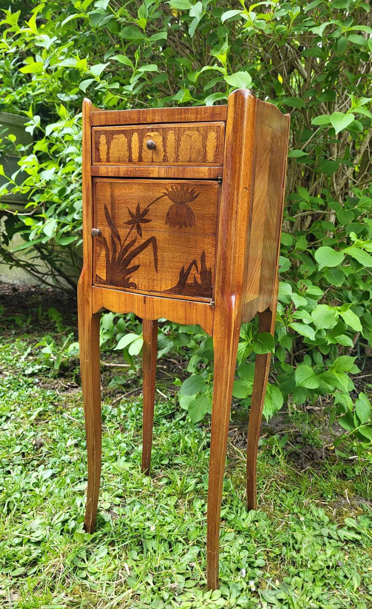 Chevet, meuble d’appoint ancien